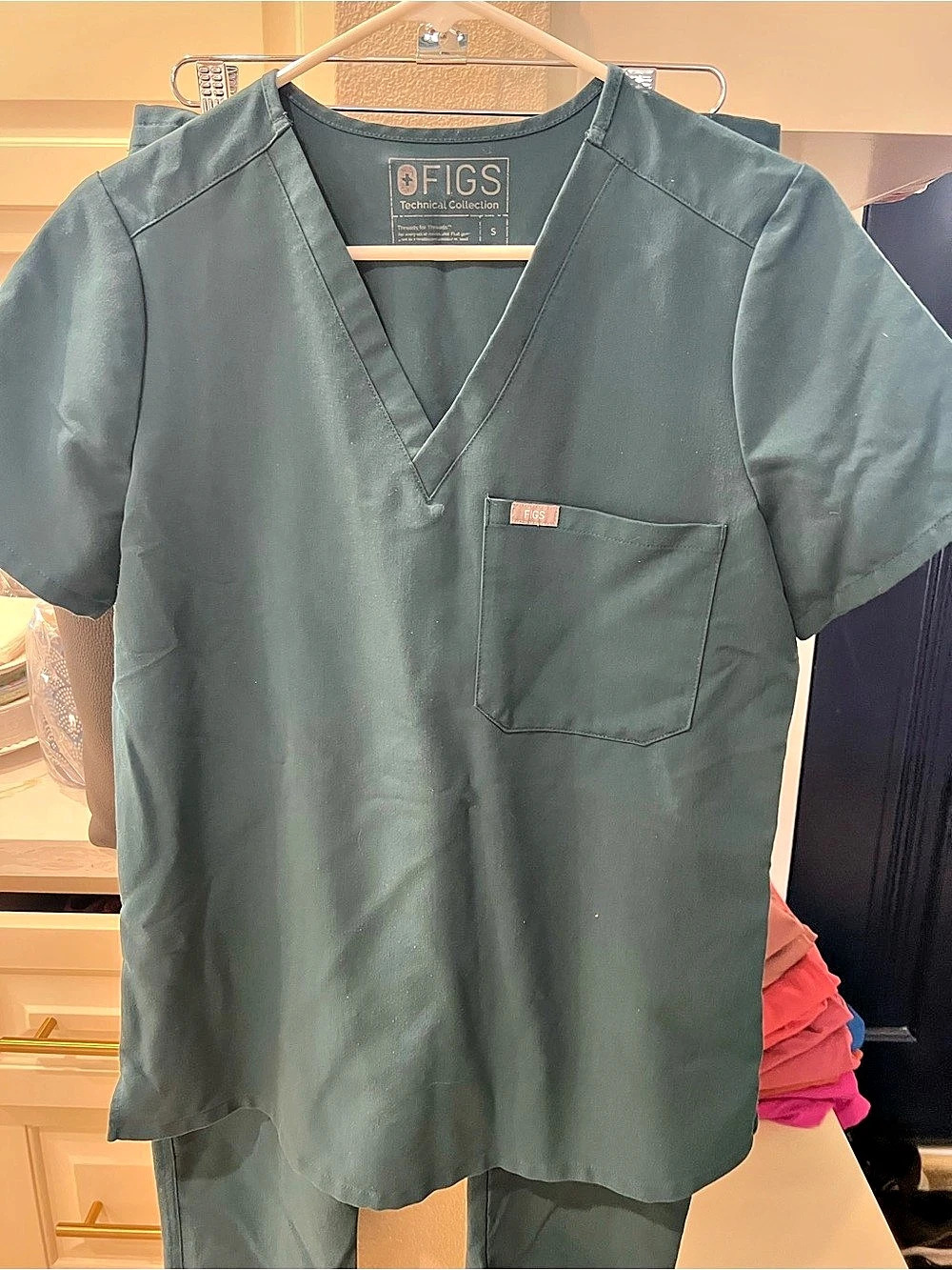 FIGS Casma Scrub Top Caribbean Blue Small